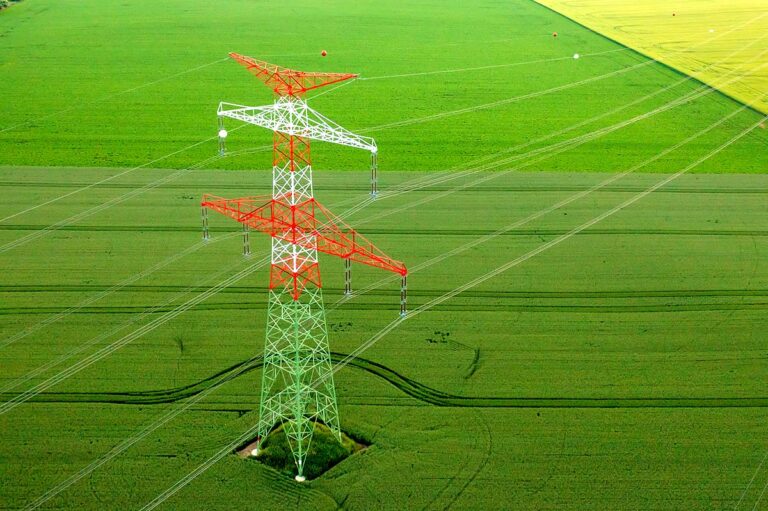 Crnogorski Elektroprenosni Sistem and Elektromreža Srbije Strike Major Electricity Transmission Deal
