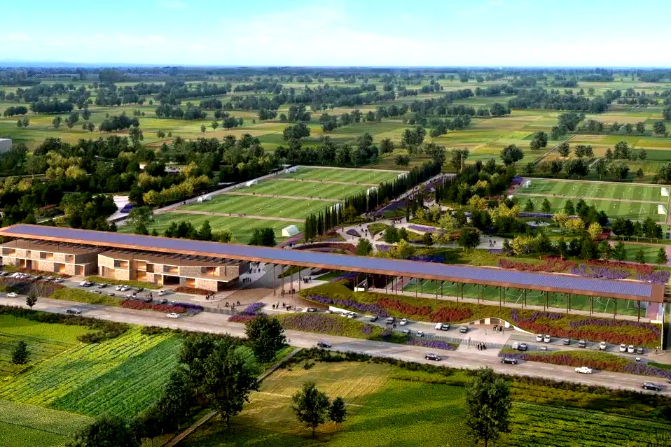 This image has an empty alt attribute; its file name is Manchester-City-durazzo-campo-sportivo.jpg
