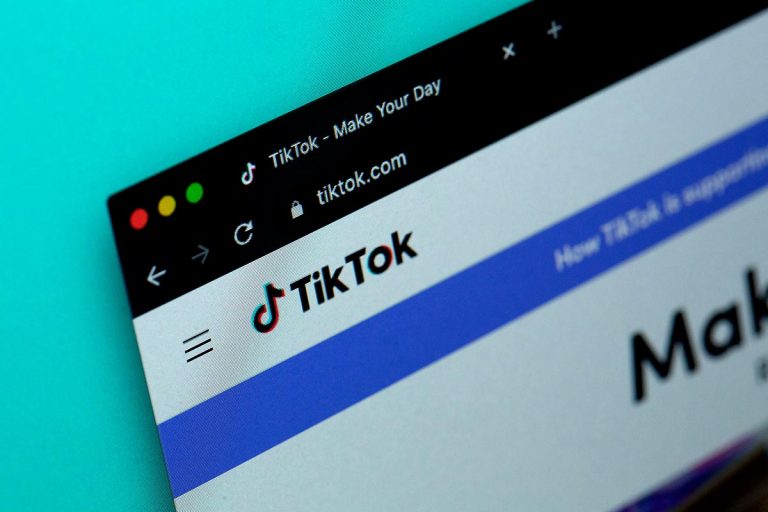 Biden Signs Ultimatum: TikTok’s Chinese Owners Given One Year to Sell or Face US Ban