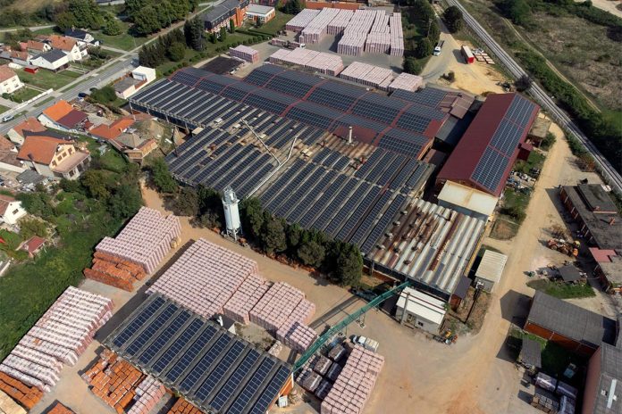 Solaris-Pons-Opens-Milestone-Solar-Power-Plant-2