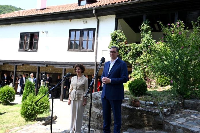 Siljanovska Davkova i Aleksandar Vučić 2
