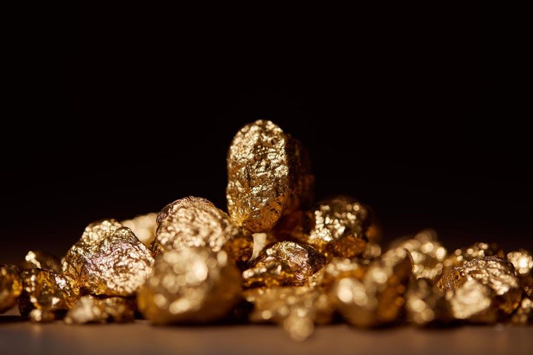 Strickland Metals Unveils Promising Gold Discovery in Serbia