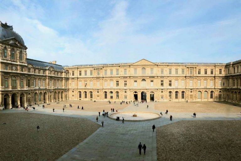 Should Non-EU Citizens Pay More to Visit the Louvre?