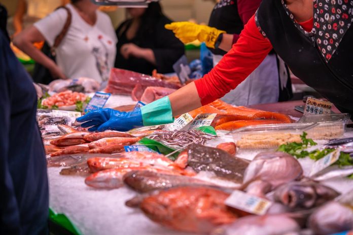 Great,Quantity,Of,Fresh,Seafood,On,Fish,Market,In,Barcelona,