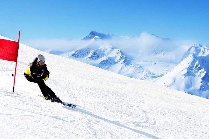 Giant,Slalom,Ski,Racer,Skiing,Downhill,In,High,Mountains,,Solden,
