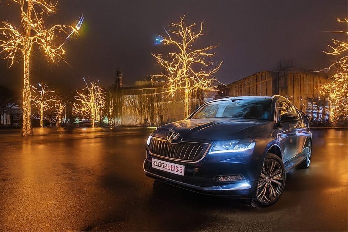 Motion,Blur,Photo,Of,Škoda,Superb,In,Christmas,City,,Christmas
