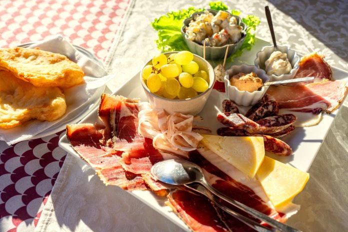 Antipasti,Plate,In,Croatia,Groznjan,With,Air,Dried,Ham,Pršut
