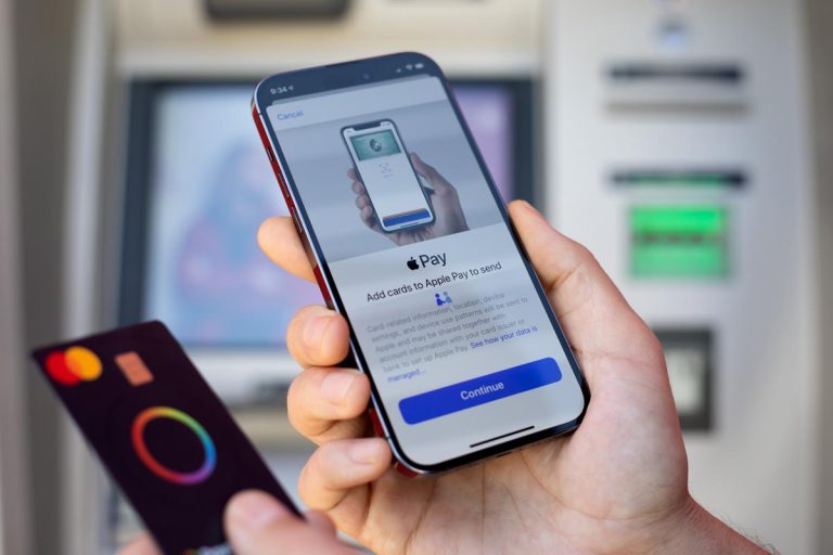 Apple Pay Now Available with Lovćen Bank