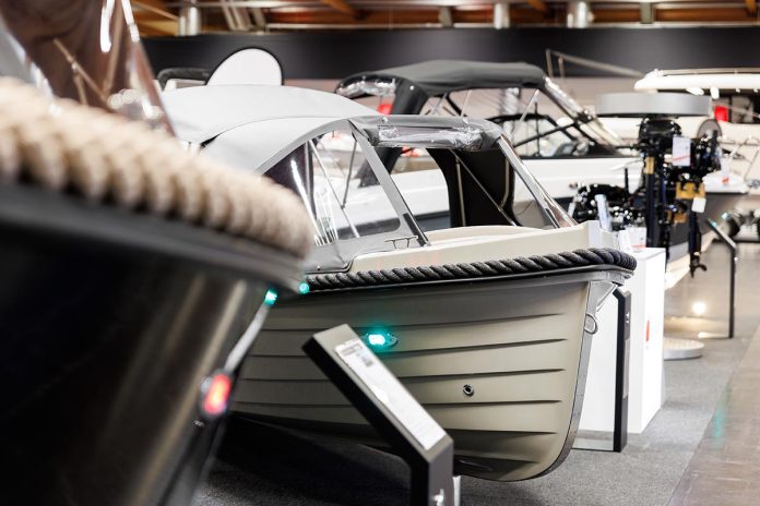 Many,Small,Big,Ship,Yachts,At,Boat,Show,Exhibition,Indoors