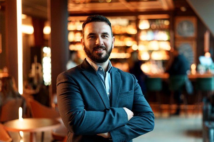 Duško Kostadinoski, Director of Riddle Bar