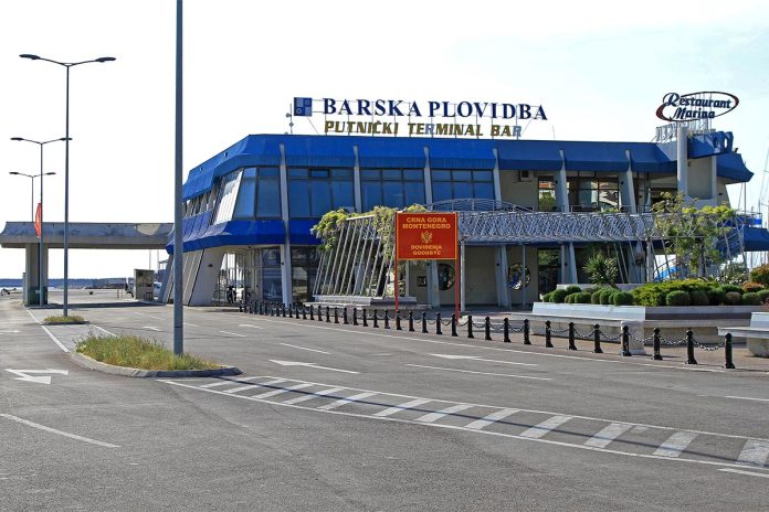 Bar,,Montenegro,-,April,18,,2011:,Passengers,Terminal,Building,Barska