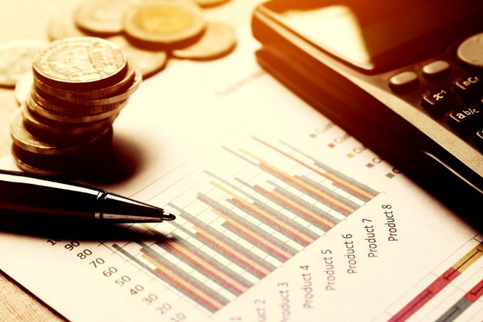 Summary,Report,And,Financial,Analyzing,Concept,,Pen,And,Calculator,With