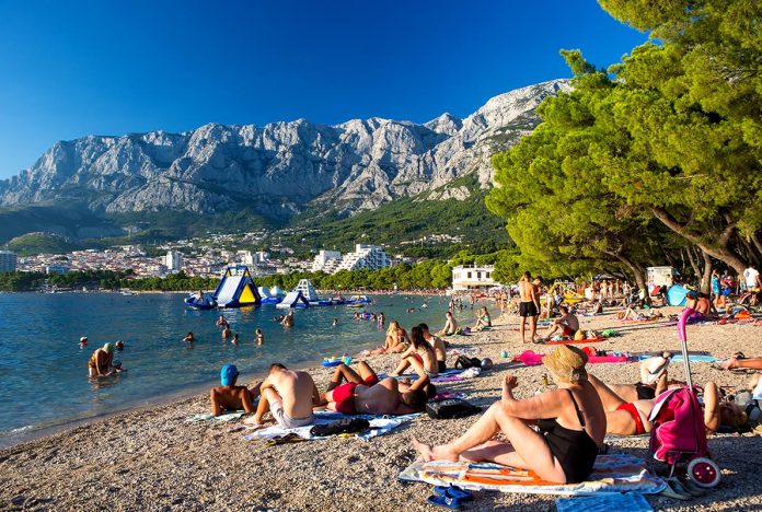 Makarska,Riviera,Beach,croatia-august,5,,2016:,Afternoon,Relax,On,The,Beach