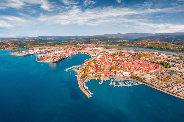 Green Giant Docks in Koper: BYD Shenzhen Ushers in a New Era of Car Shipping