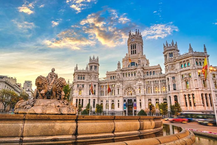 Madrid,Spain,,Sunrise,City,Skyline,At,Cibeles,Fountain,Town,Square