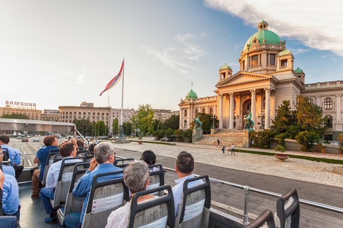 Belgrade,,Serbia,Jun,5,,2018,-,Tourists,Are,Looking,At