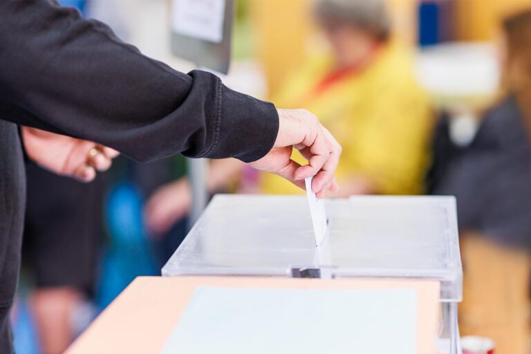 Vučić Announces Early Parliamentary Elections For 2026