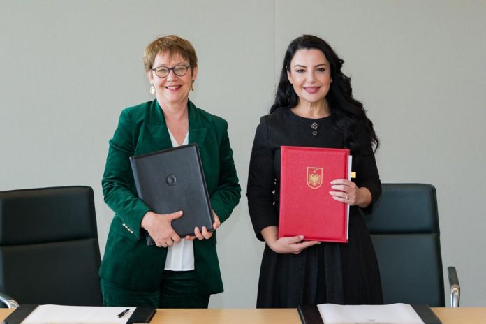 Albania and EBRD Sign Deal for Trans-Balkan Railway Project Albania and EBRD Sign Deal for Trans-Balkan Railway Project