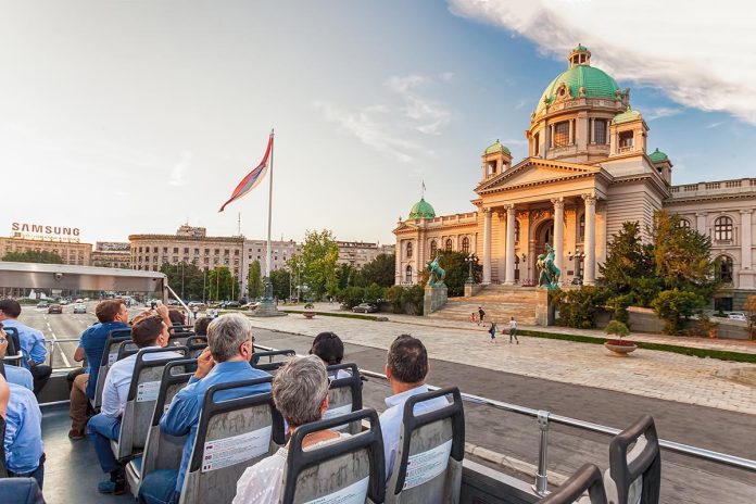 Belgrade,,Serbia,Jun,5,,2018,-,Tourists,Are,Looking,At