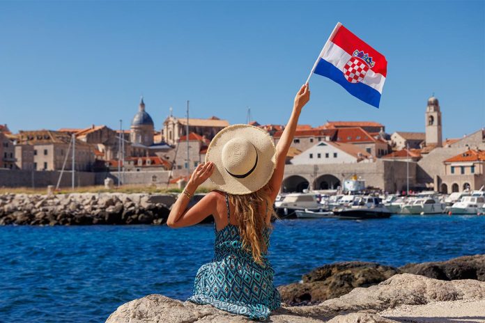 Beautiful,Panoramic,View,Of,Beach,And,Dubrovnik,City,Landscape-,Travel,