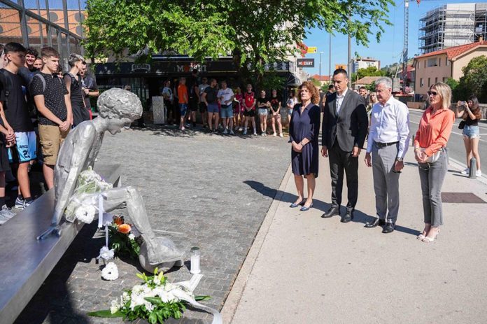 Šibenik obeležio godišnjicu smrti Dražena Petrovića Šibenik obeležio godišnjicu smrti Dražena Petrovića