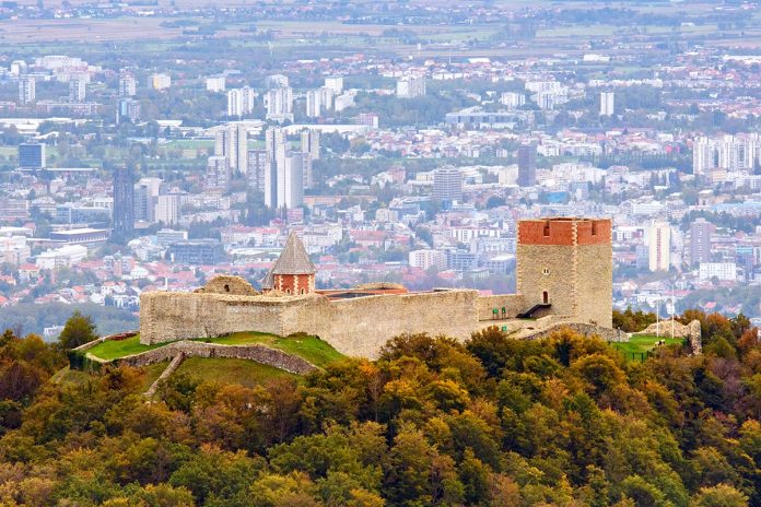 autumn-view-of-medvedgrad-castle-above-city-of-Zagreb