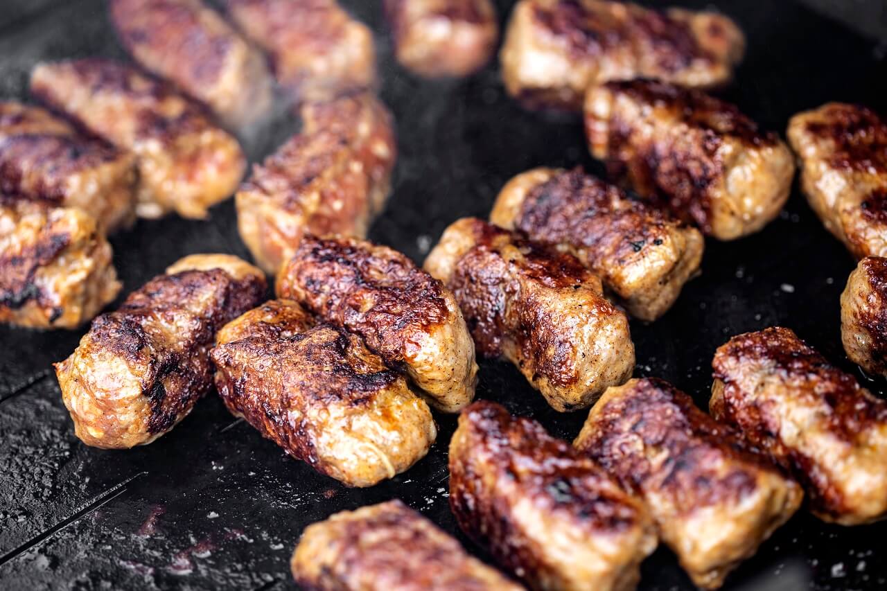 grilled-meat-rolls-called-mici-or-mititei-traditi