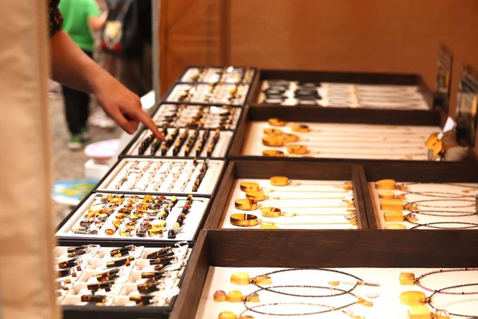 Gold Prices Soar to Record Highs Amid Central Bank Buying Frenzy Gold Prices Soar to Record Highs Amid Central Bank Buying Frenzy