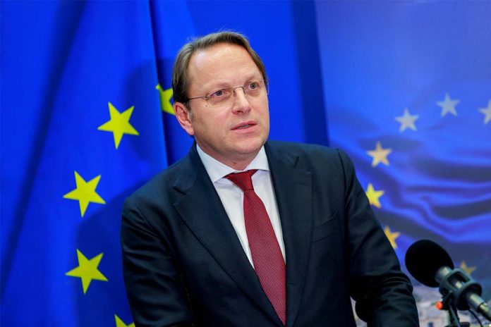 Varhelyi: EC Ready to Recommend EU Council to Open Negotiations with BiH Varhelyi: EC Ready to Recommend EU Council to Open Negotiations with BiH