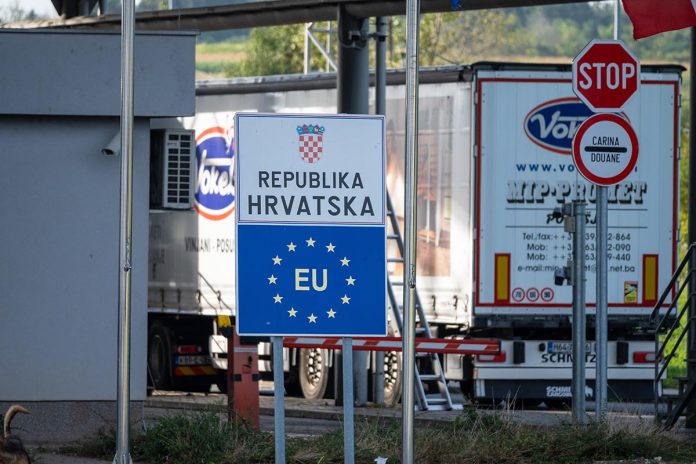 Iza?i?,,Bosnia,And,Herzegovina,,2023-08-27,,Iza?i?,Border,Crossing,,Border,Crossing