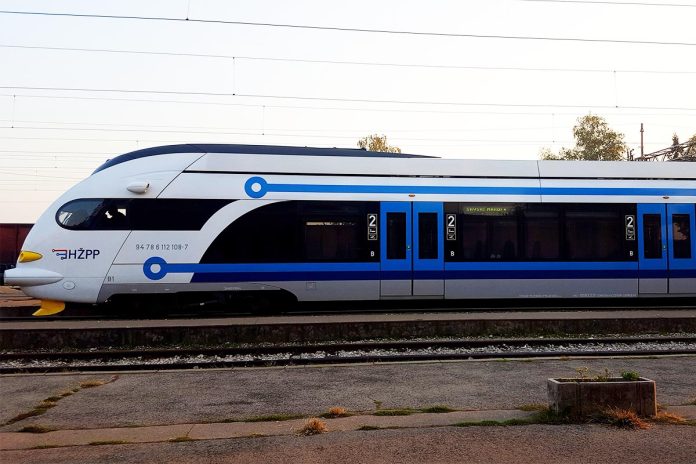 Dugo,Selo,croatia-,October,12,,2018:,Train,Station,Dugo,Selo