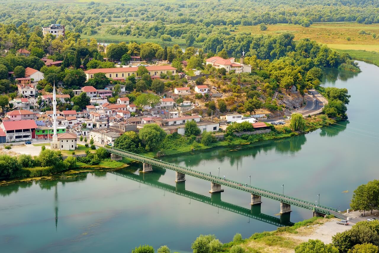 valley-of-the-buna-river-flowing-into-the-skadar